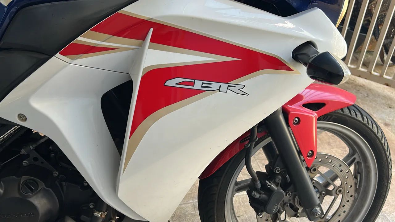 CBR 250R 2012 - Tricolor - Foto 5