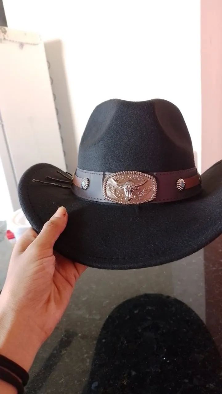 Vendo chapéu novo