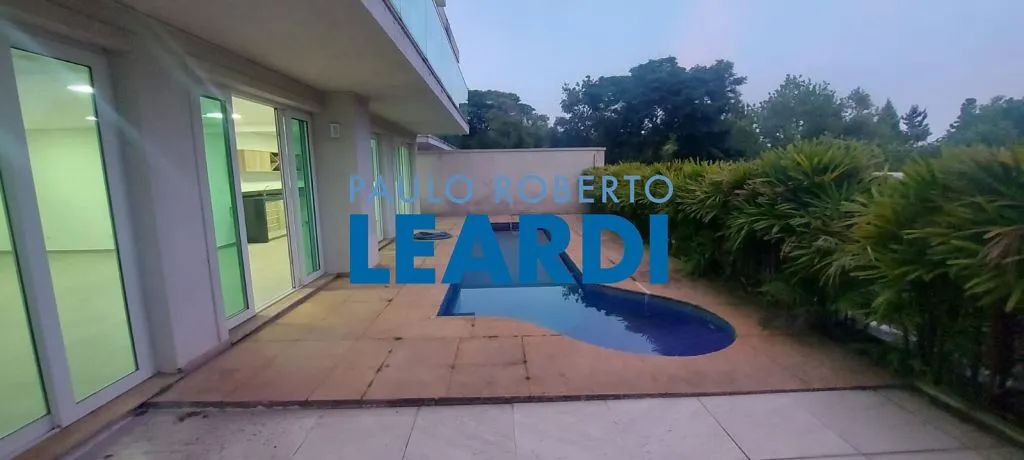 CASA EM CONDOMÍNIO - MORUMBI - SP