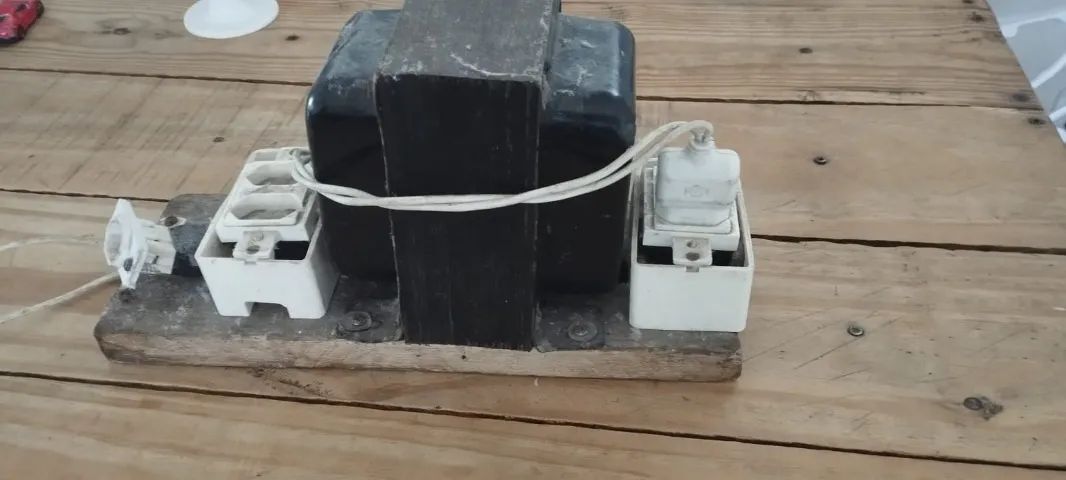 Transformador 110/220 - Foto 2