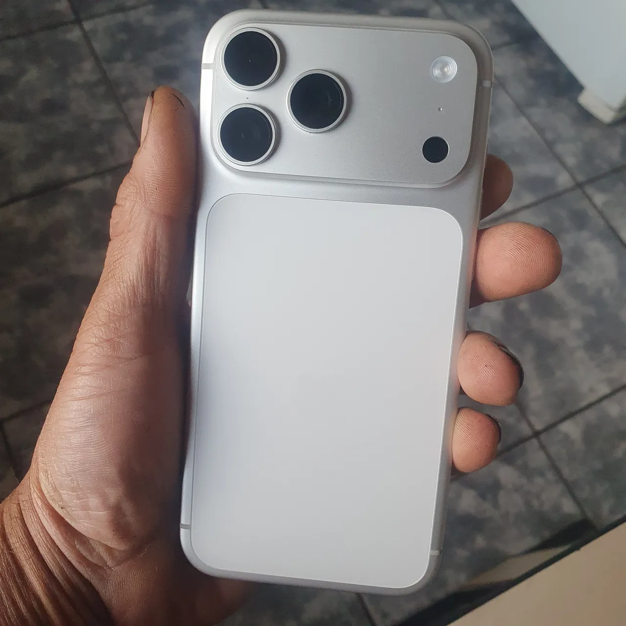 Apple iPhone 17 PRO MAX A3257 - 256GB - E-SIM - SILVER - Produto