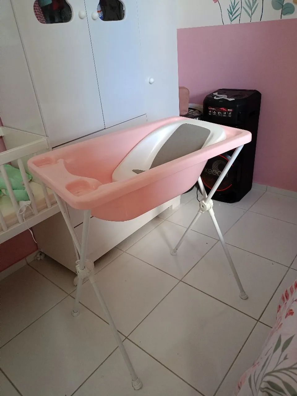 Banheira com suporte e encosto para bebê 
