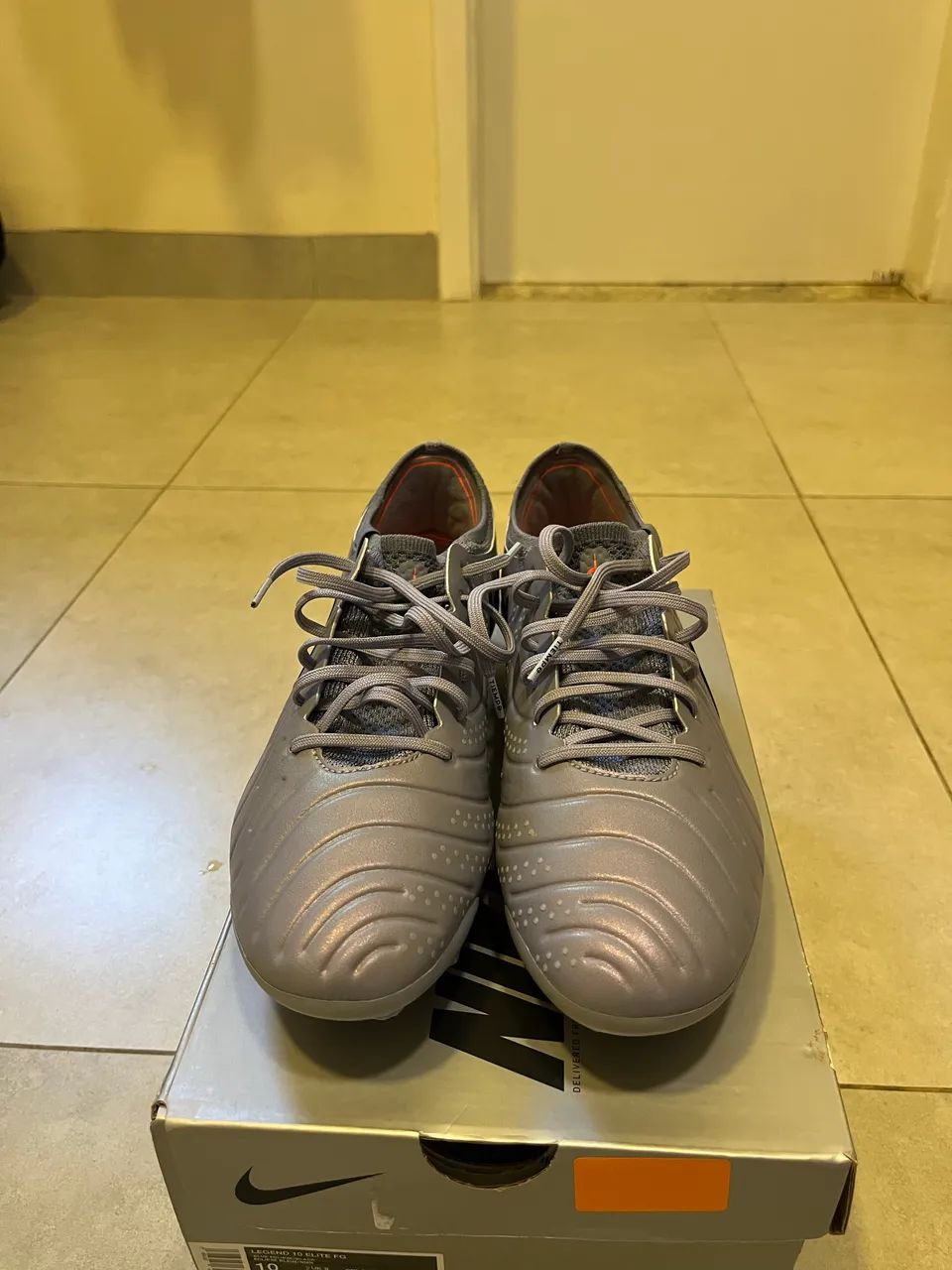 Chuteira Nike Elite Tiempo