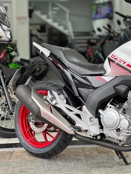 CBX 250 Twister 2022 - 1532271222 | OLX