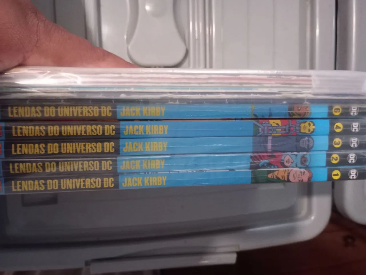 HQ Lendas do Universo DC - Quarto Mundo vol.1 a 4 e 6 - Foto 2