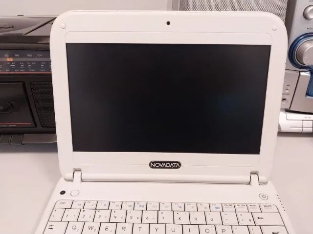 Netbook Novadata muito bonito e funcionando. - Foto 3