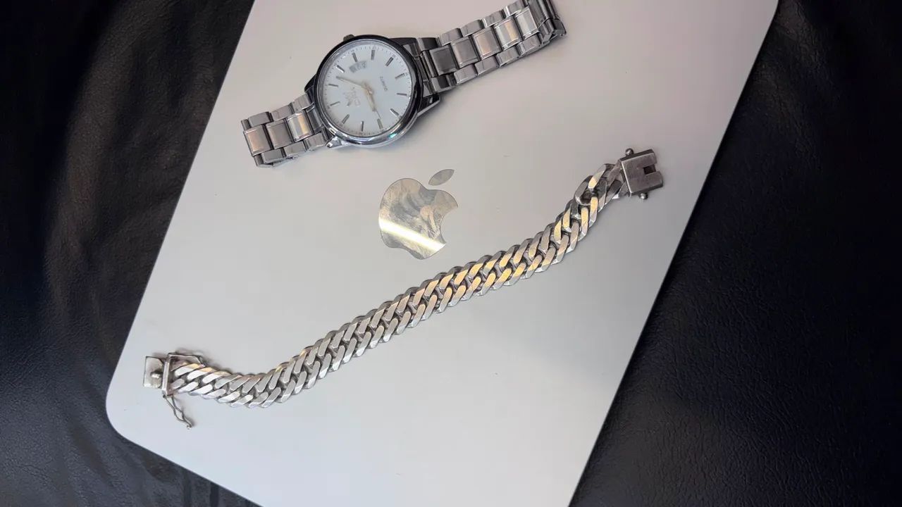 Vendo relógio pulseira de pulso de prata 