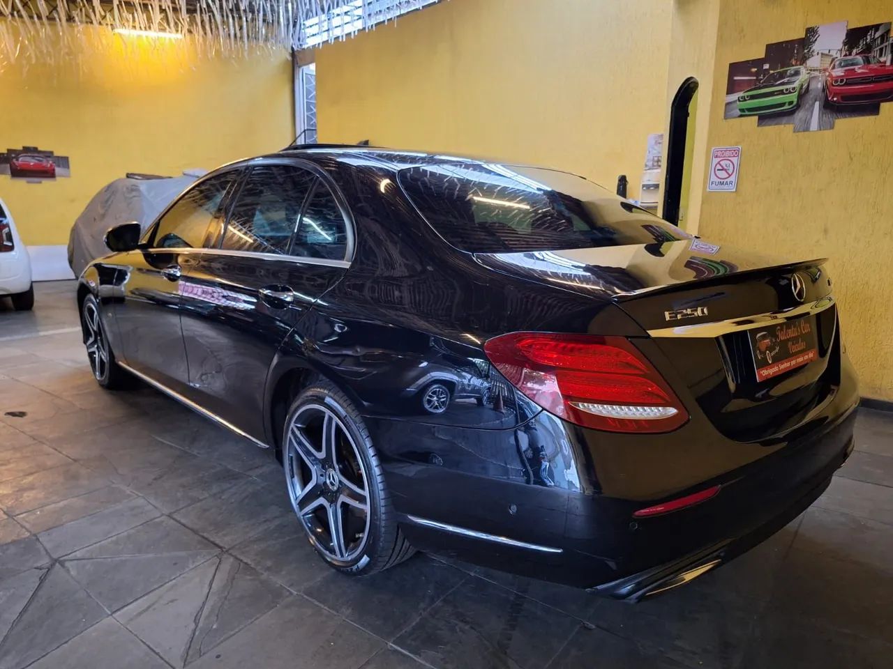 Mercedes-Benz Classe E Excl. Launch Ed. 2.0 TB 211cv Aut., foto 4 de 9