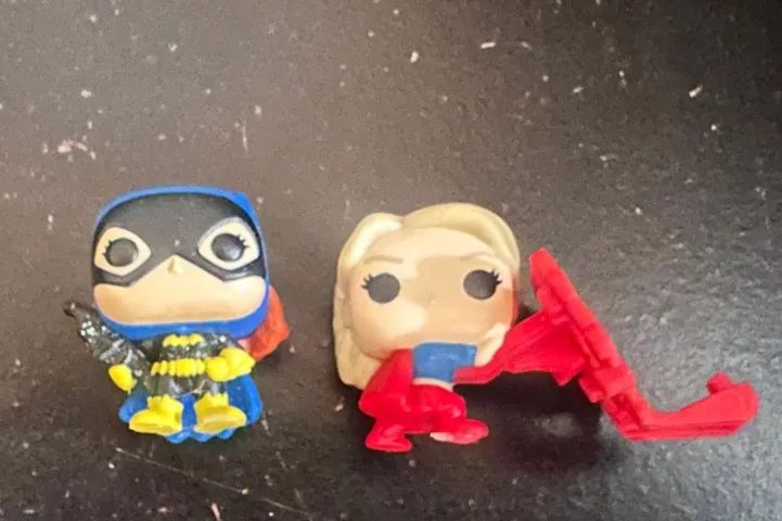 mini funko pop kinder joy dc importados (desapego) - Foto 4