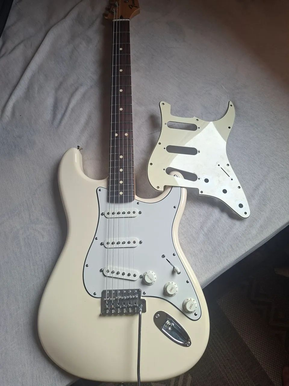 Fender Stratocaster (MIM 2014) - Foto 4