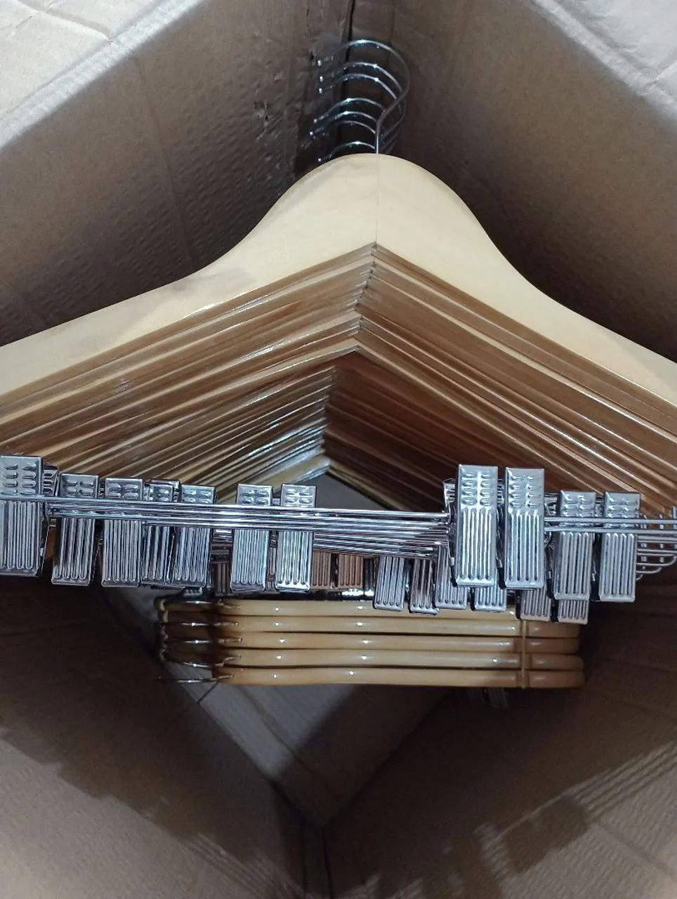 Cabide madeira com presilha  - Foto 2