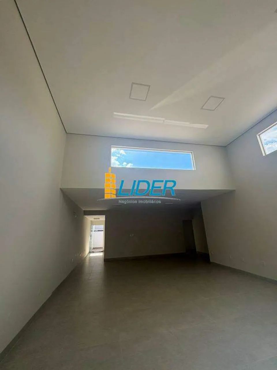 BELÍSSIMA CASA COMERCIAL NO VIGILATO - Foto 3
