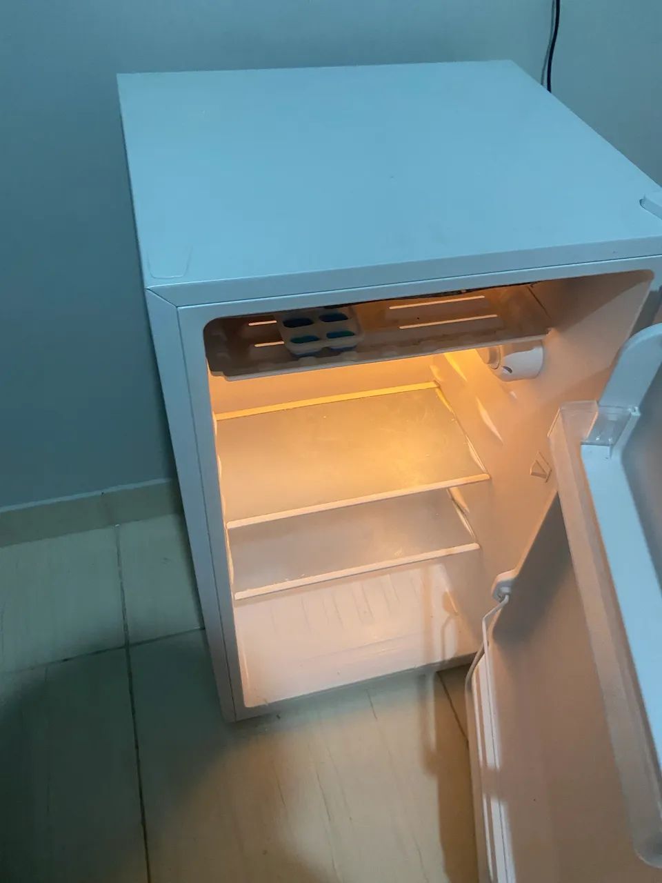 Frigobar EOS 93L 127w - Foto 2