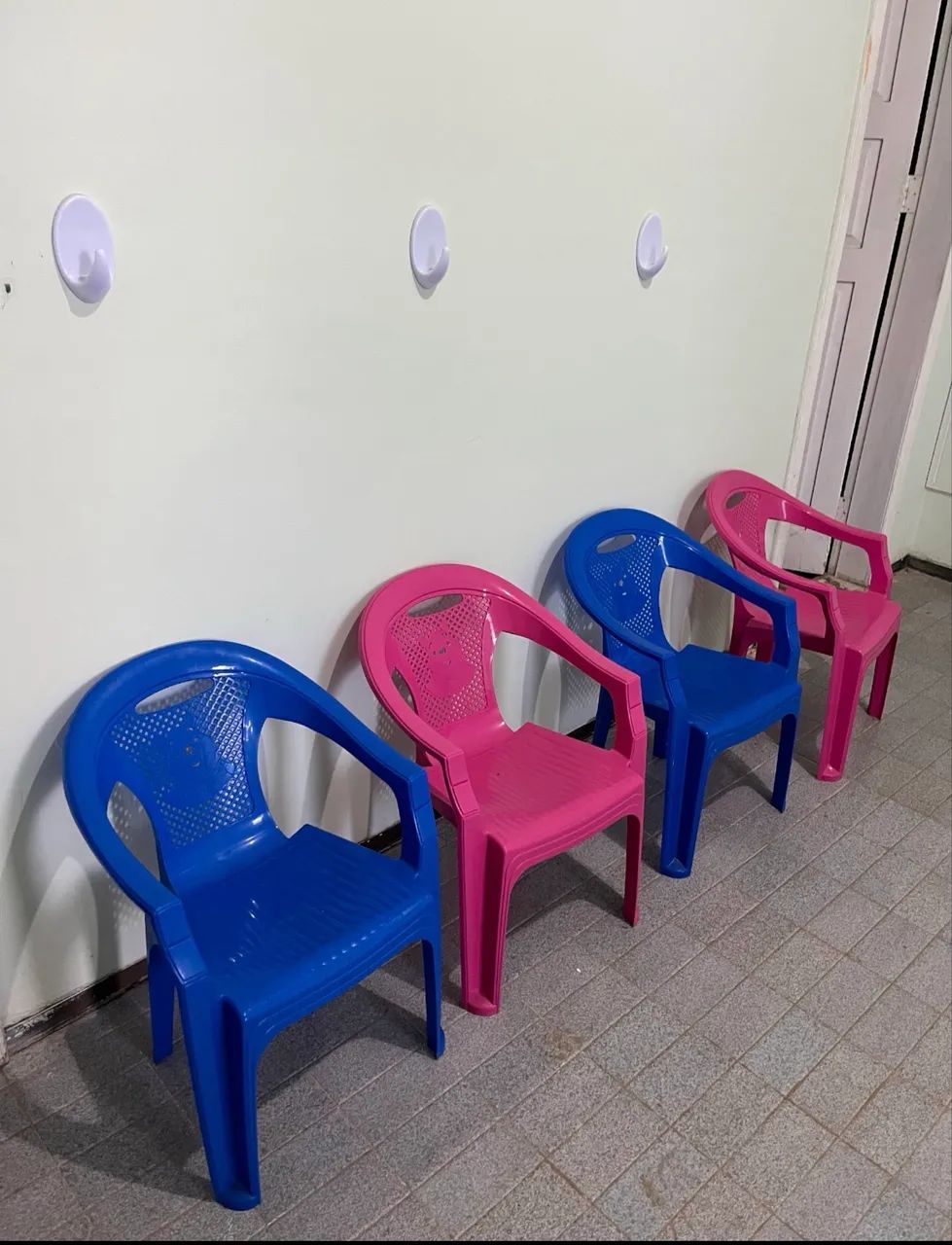 Cadeirinhas plástico 
