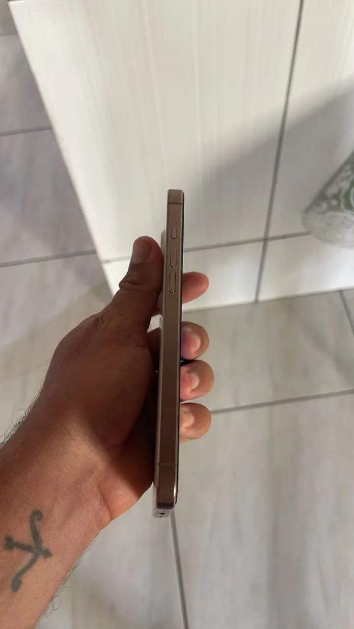 Iphone 16 pro max - Foto 2