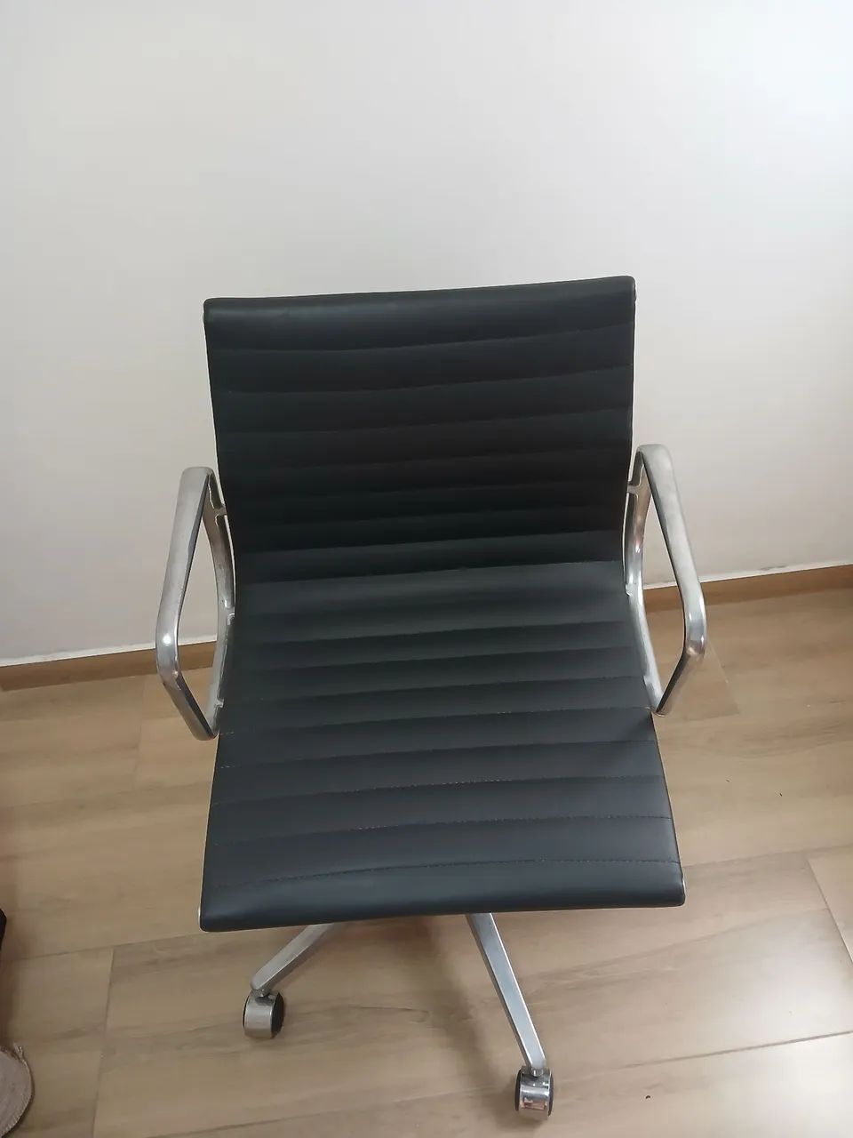 Mesa de escritorio e cadeira  - Foto 4