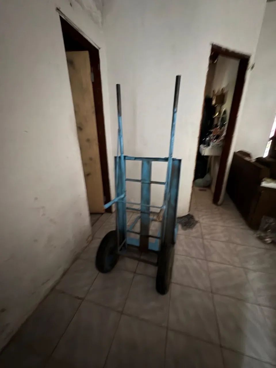 Carrinho de Carga Reforçado com Rodas - Excelente Estado - Foto 4