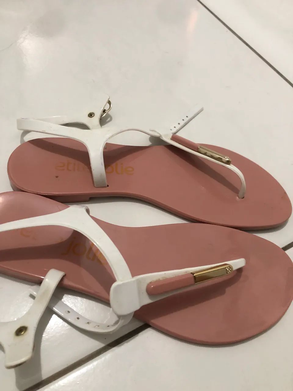vende-se sandália da petit jolie - Foto 2