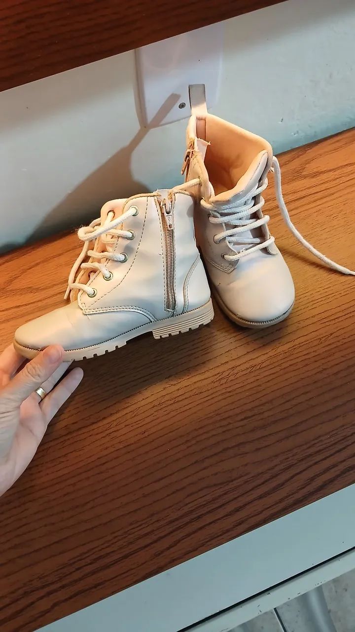 Calçado Feminino infantil bem conservado - Foto 2