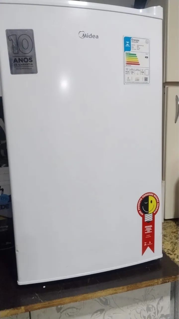 Frigobar Midea 124L