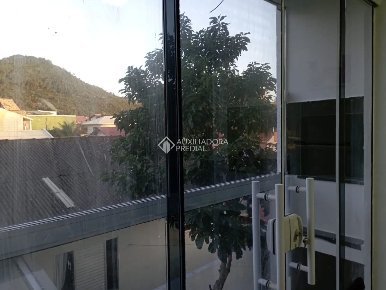 Apartamento com 3 Dormitórios e Vista para o Mar em Pântano do Sul - Florianópolis - Foto 4