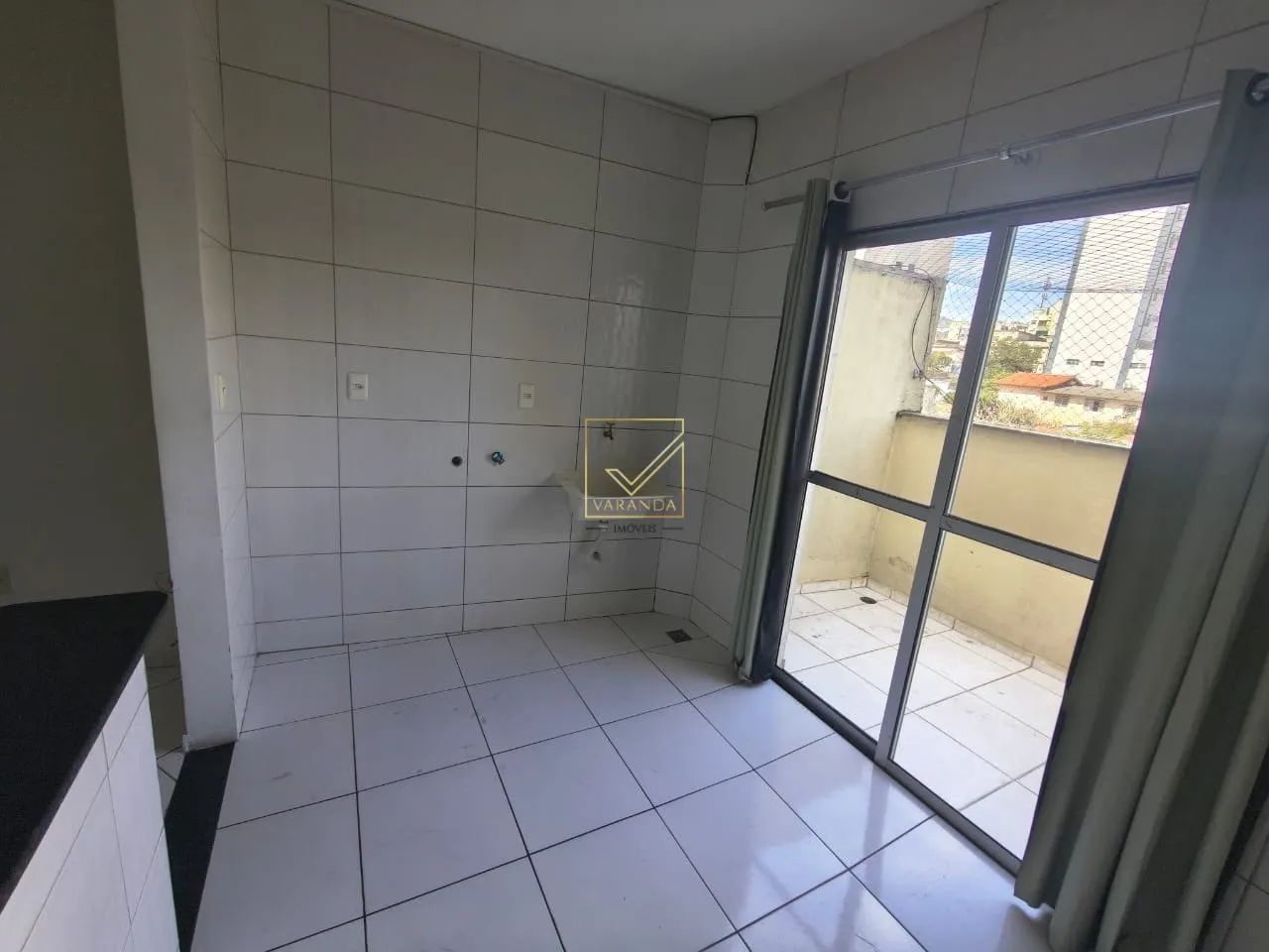 Apartamento estúdio próximo a Av. Silviano Brandão