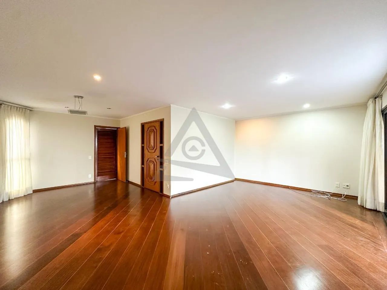Apartamento para alugar em Campinas, Cambuí, com 4 quartos, com 195 m², Edifício Arraial d - Foto 4