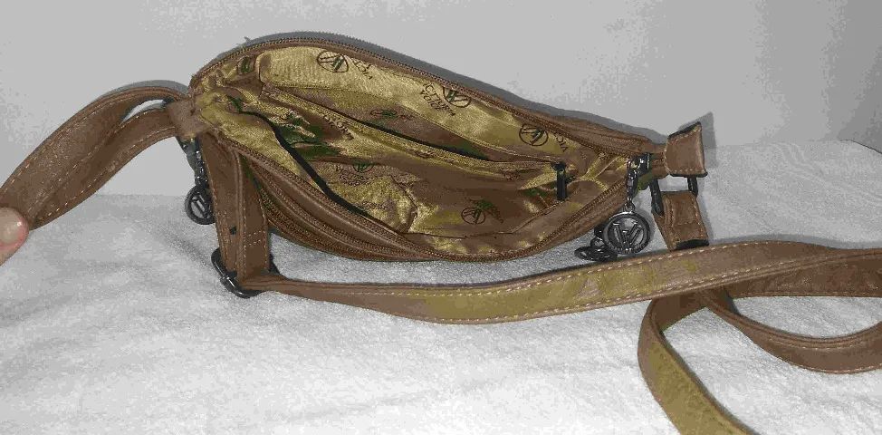 Bolsa com tachas - Foto 4