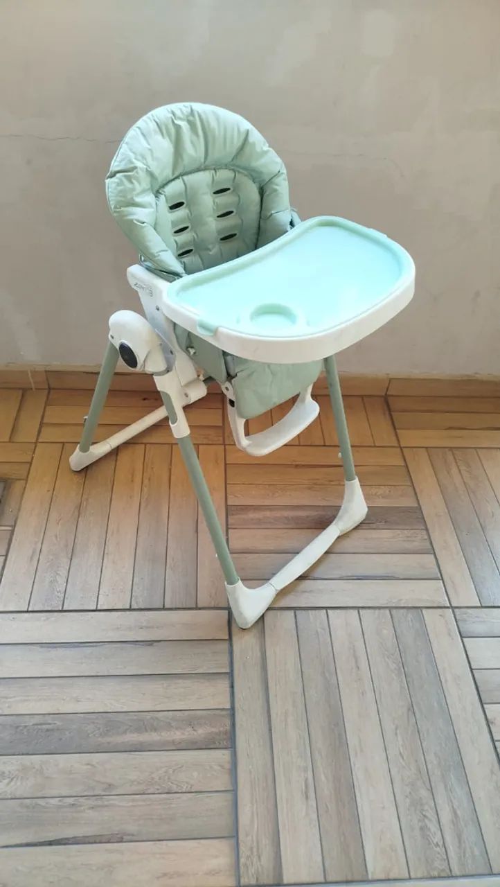 Cadeira de Alimentação Papa Prima Zero3 na cor verde