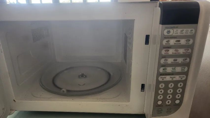 Micro-ondas Electrolux com defeito
