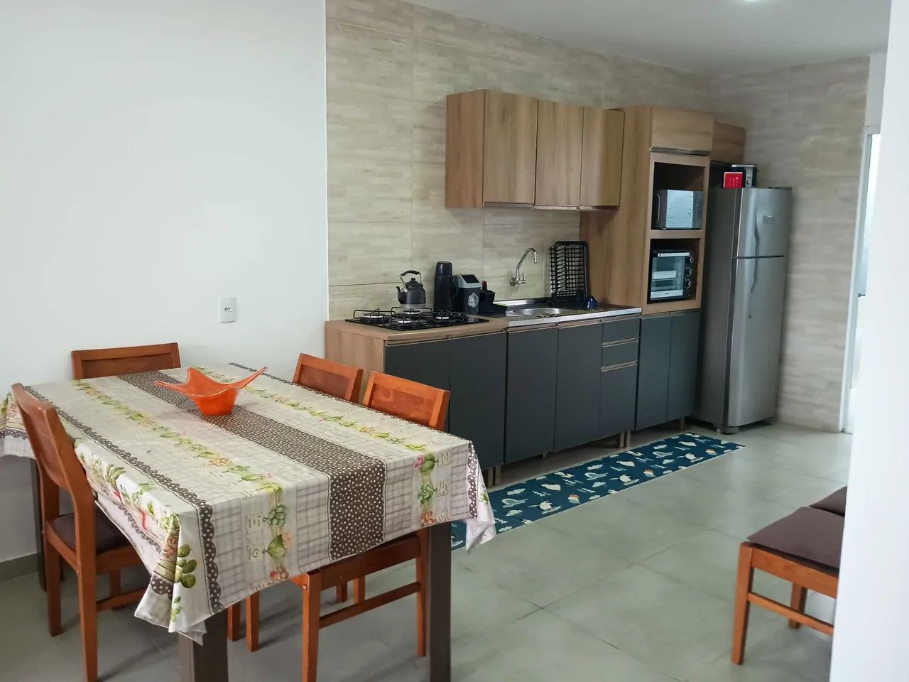 Casa mobiliada locação mensal em matinhos  valor 2.100 já incluso água luz internet  - Foto 3