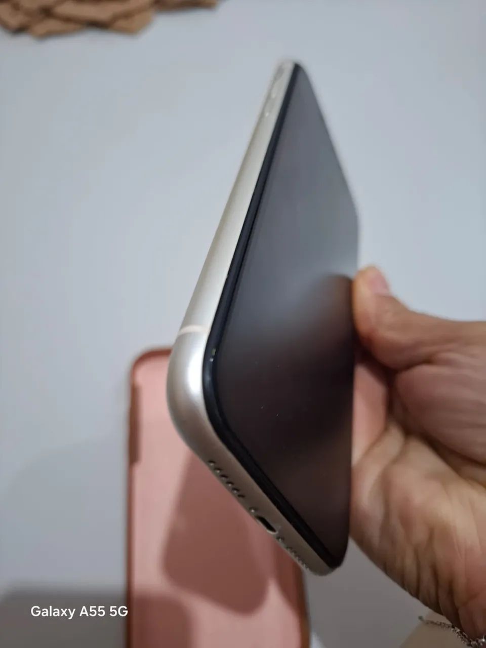 iPhone 11 (impecável) de mulher muito bem cuidado. - Foto 2