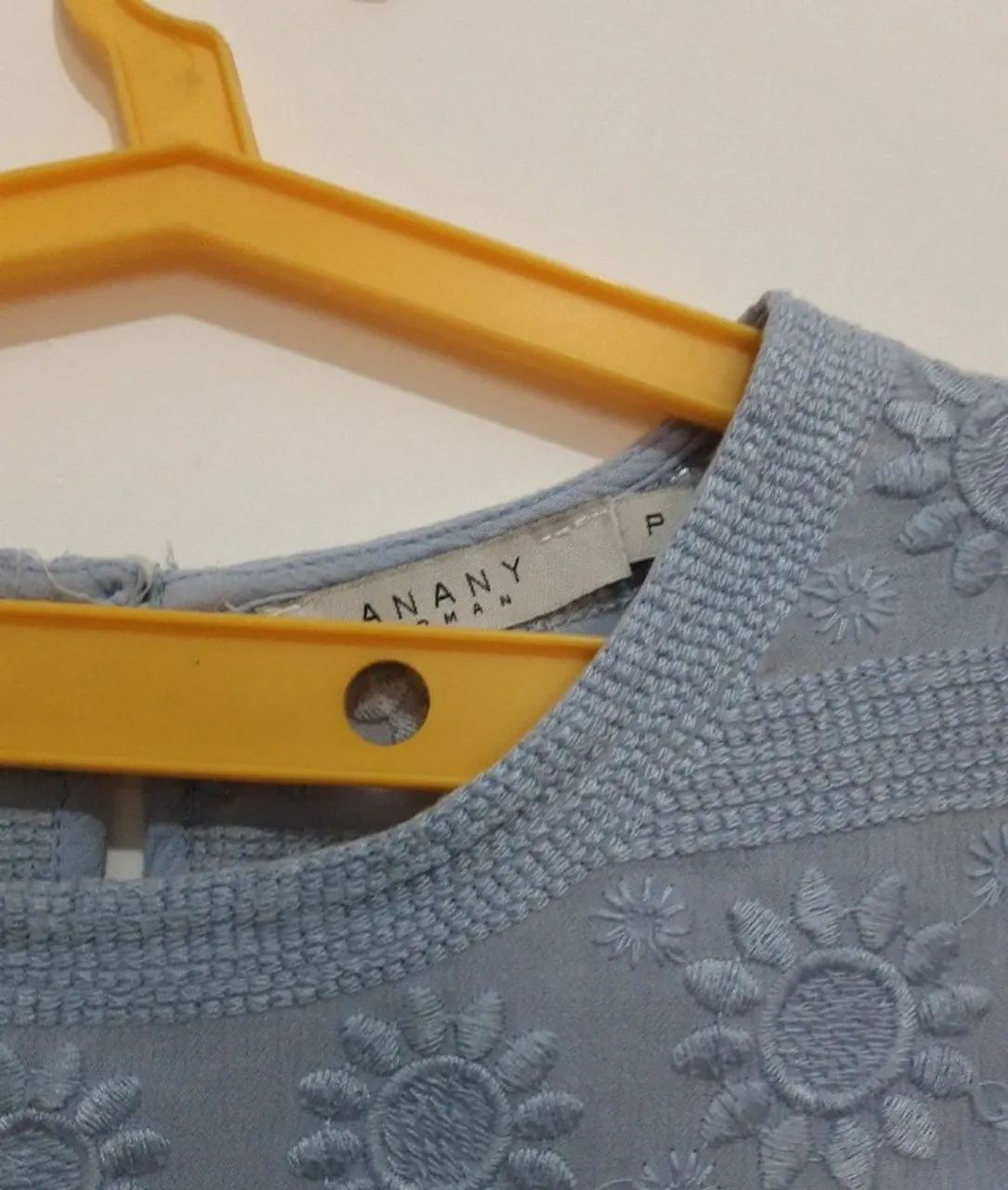 blusa em algodão e viscose com bordado Tam. P - Foto 4