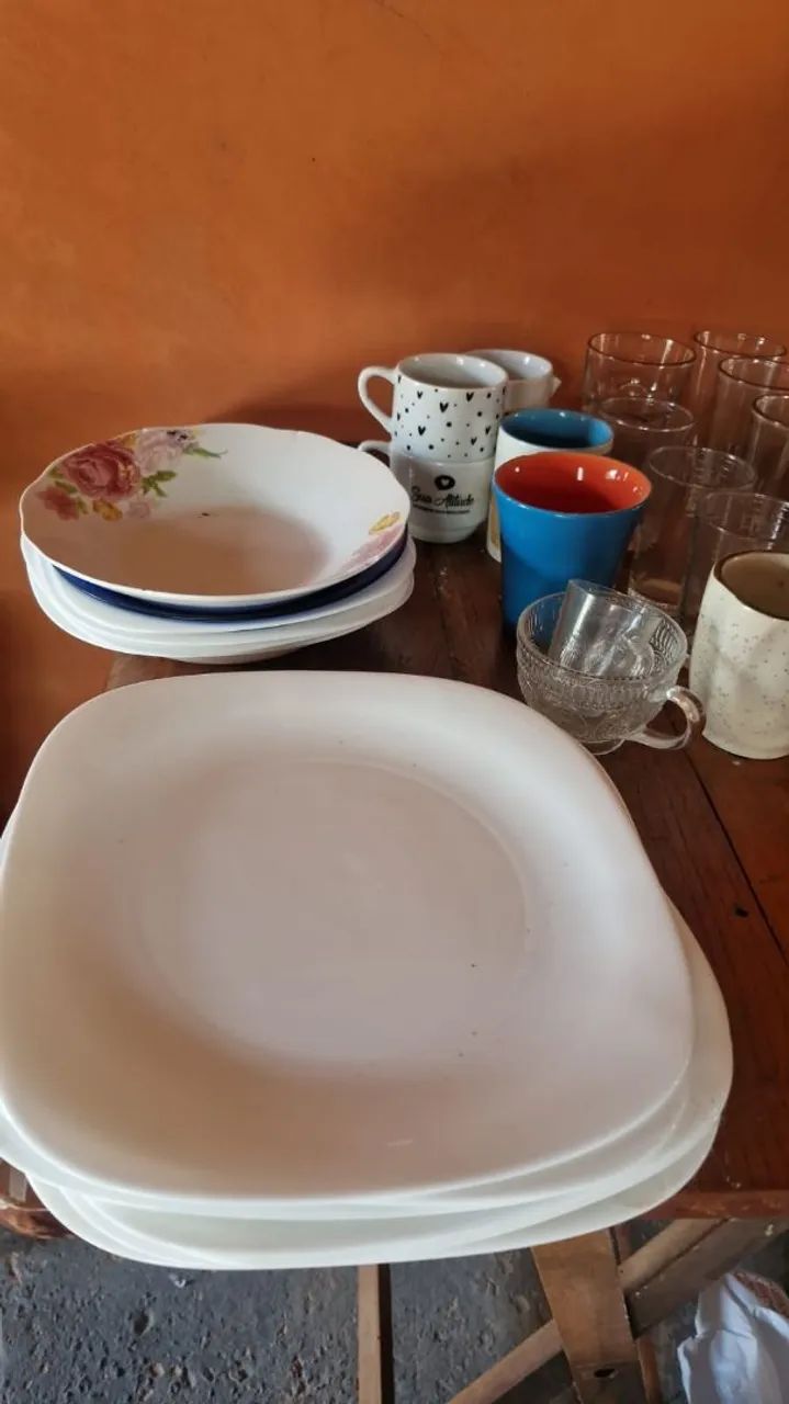 Pratos, xícaras e taças de vidro - Foto 5