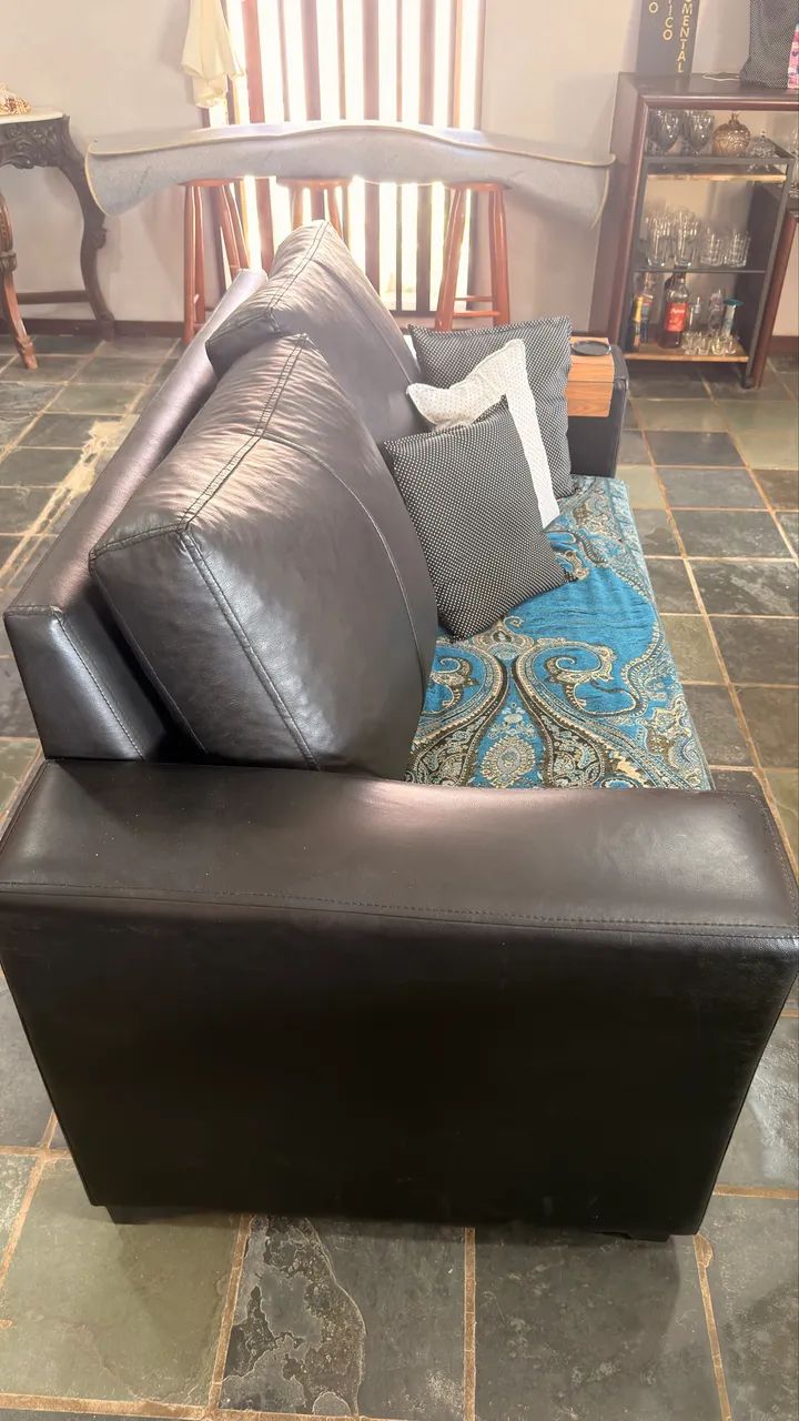 Sofá de Couro 2 e 3 Lugares com Porta-Copos - Foto 3
