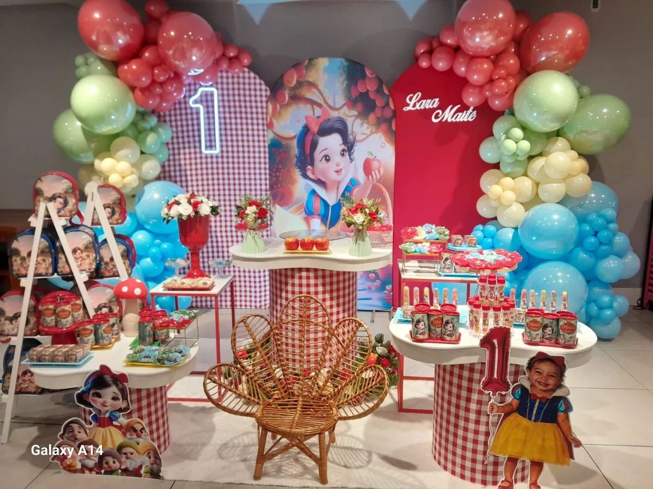 Decoração branca de neve