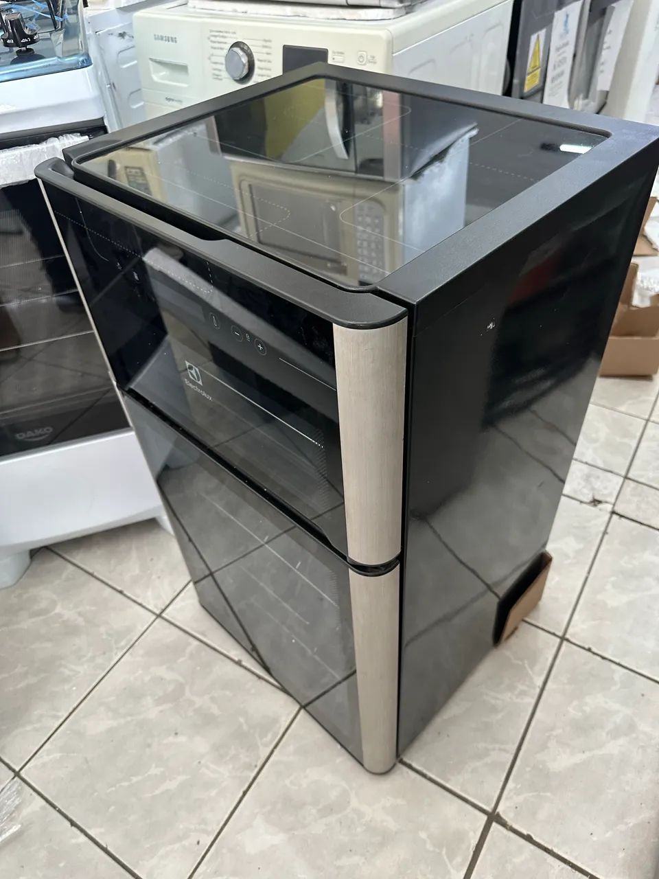 Adega climatizada duplex Electrolux  29 garrafas 127v NOVA - Foto 2