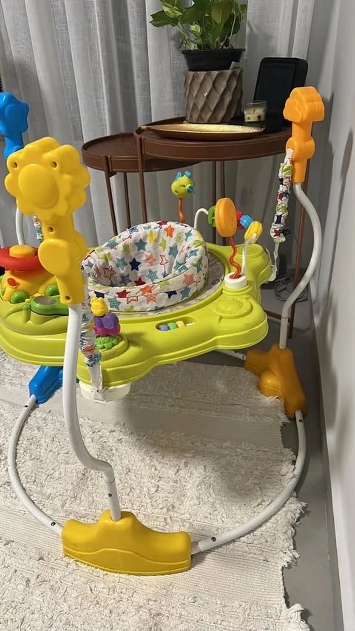 Jumper para bebê, em ótimo estado de uso.