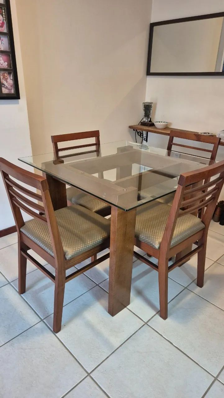Mesa de Jantar Madeira com Tampo de Vidro Quadrada + 4 Cadeiras