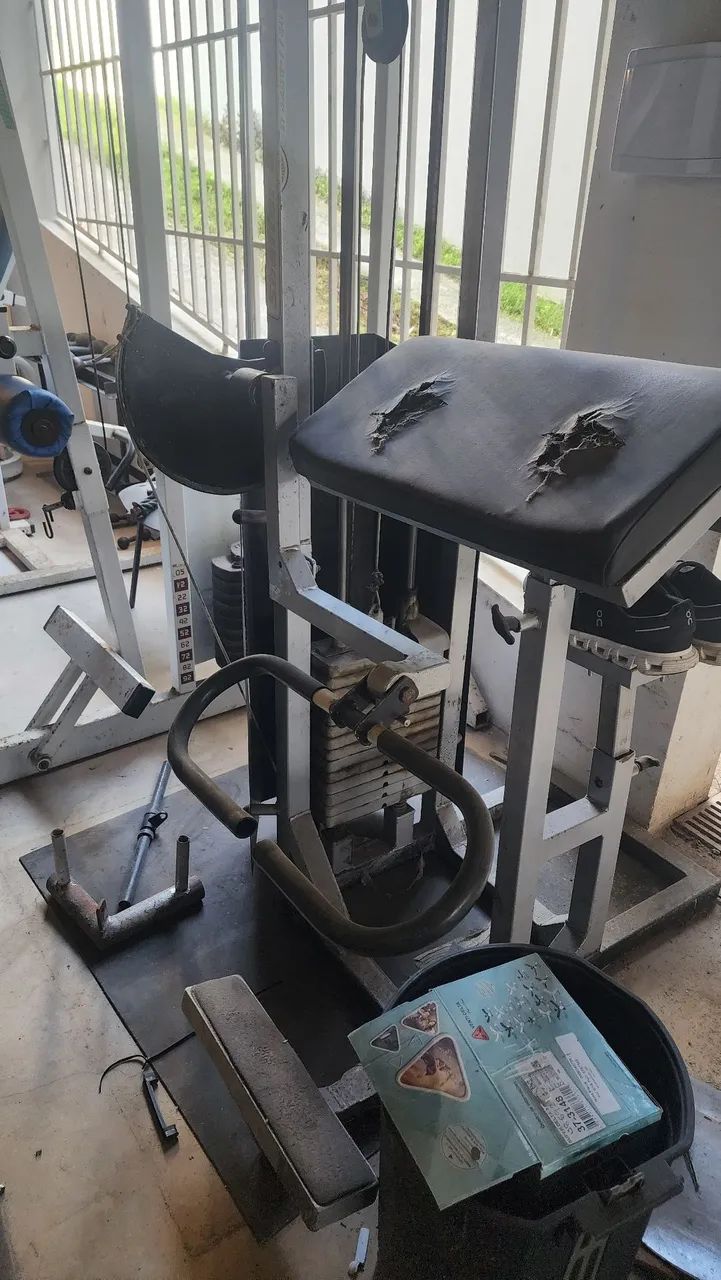 Maquina biceps academia - Foto 2