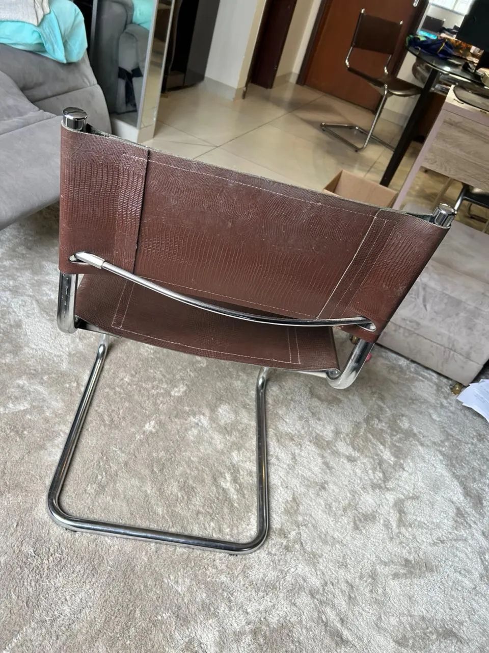 Cadeiras em couro legítimo estilo Bauhaus - Foto 3