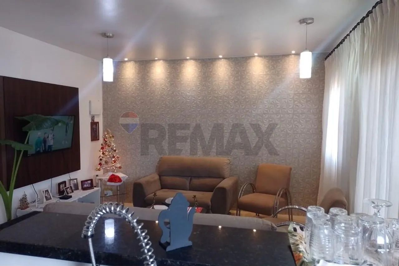 Casa confortável 3 quartos sendo 2 suítes