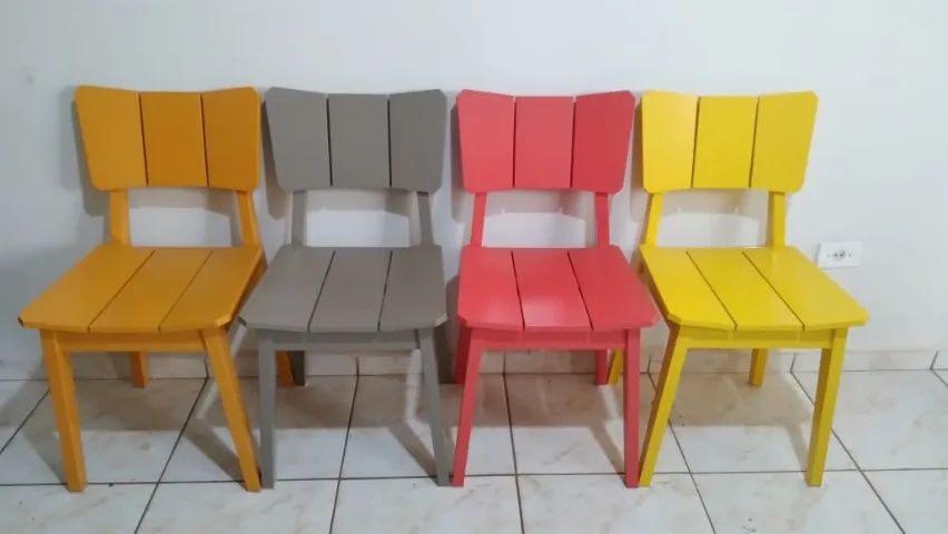 Cadeiras coloridas impecáveis! R$ 200,00 cada - Foto 3