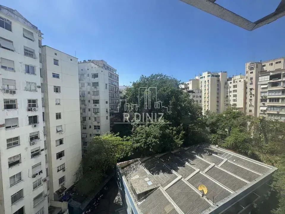 Copacabana. Quadríssima da praia. 3 quartos. 140m2