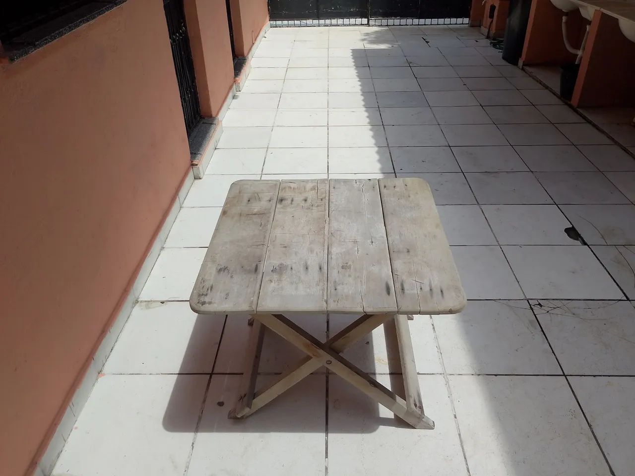 Mesa de Madeira Dobrável Usada - Foto 5