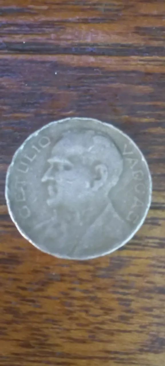Moeda De 300 Reis De 1942 Série Getúlio Vargas (Usado) - Foto 2