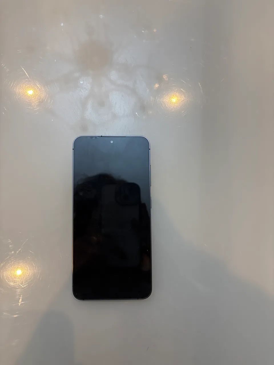 Celular S24 / com cabo / perfeito estado 