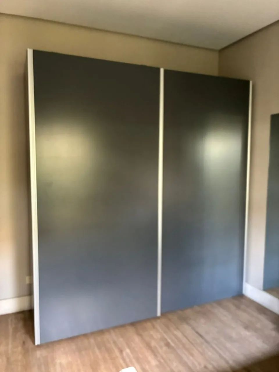 Guarda-roupa usado com porta de correr