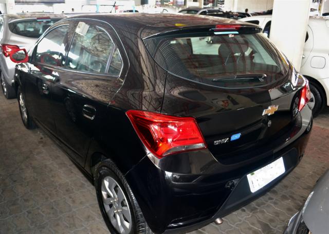 CHEVROLET ONIX 2017/2018 1.0 MPFI LT 8V FLEX 4P MANUAL - Foto 2