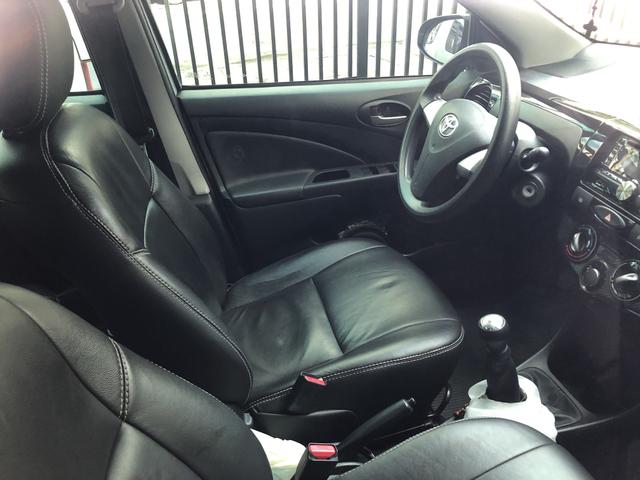 Etios sedan 1.5 2014 - Foto 12
